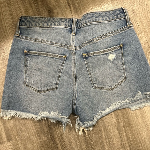 Universal Thread Jean Short - Picture 3 of 3